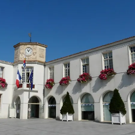 Apartment Cocooning Face Aux Sables D'olonne Avec Acces Direct - Fr-1-92-606